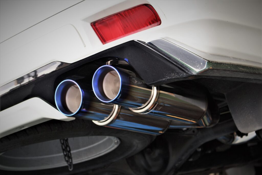 150プラド後期 に ガナドールマフラー モデリスタエアロ用 装着