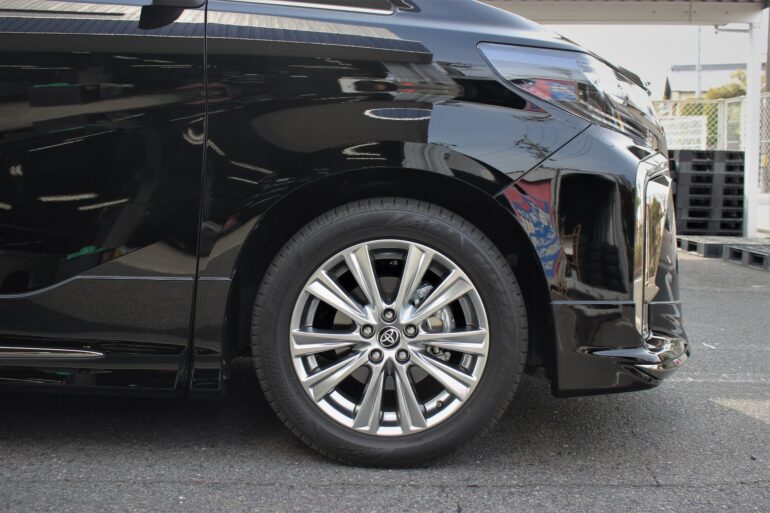 30系アルファード ノーマル車高にクレンツェ ジルドーン 8.5J 20インチ