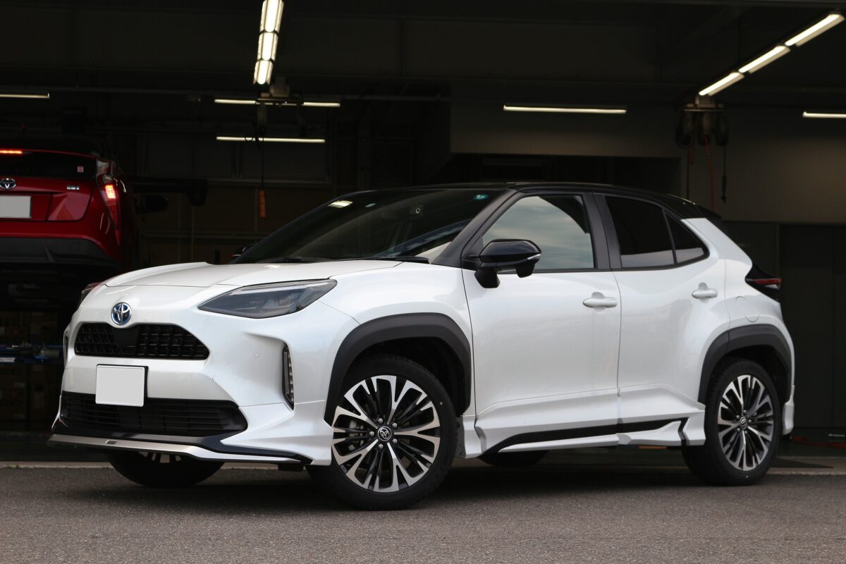 TOYOTA ヤリスクロス に RAYS ベルサス ヴォウジェ 2223LTD 装着