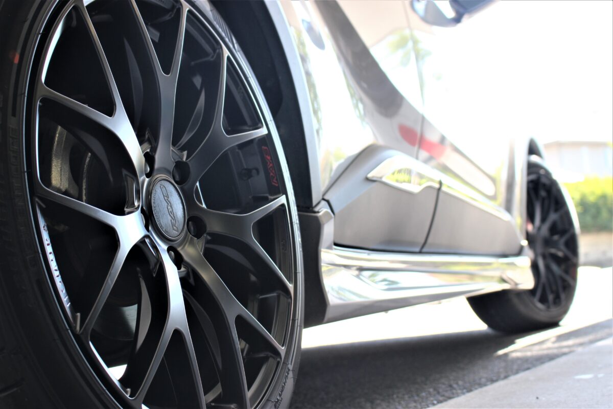 C-HRにRAYS ホムラ2×7FTスポーツエディションの19インチを装着しました