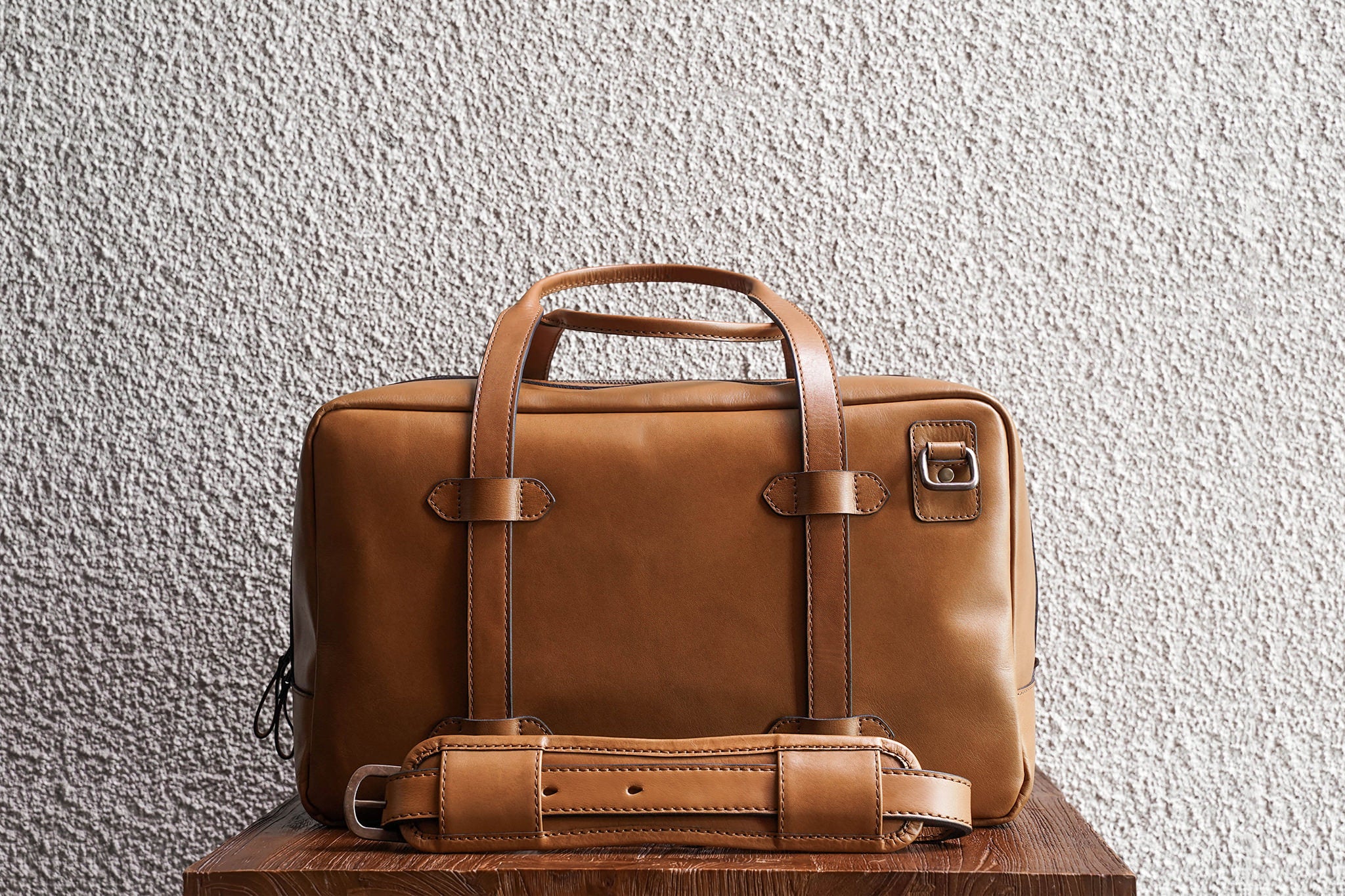 C.O. Daytrip - Leather Duffel Bag | Sand | Monogrammed | Cravar