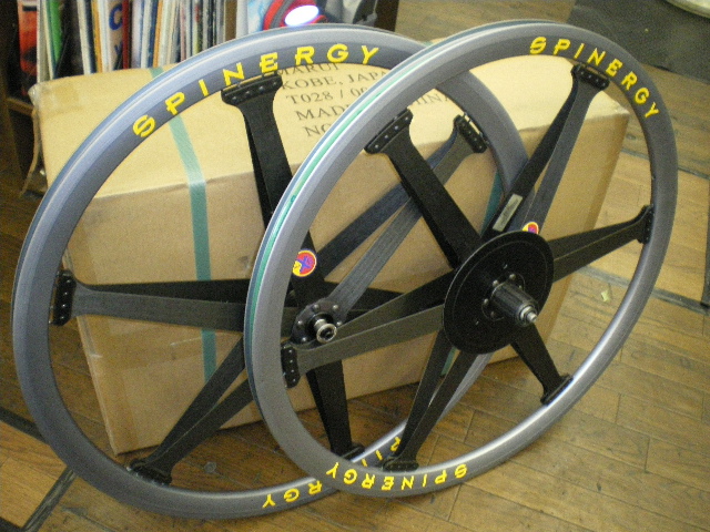スピナジー rev-xフロントホイール700c ピストバイク バトンホイール