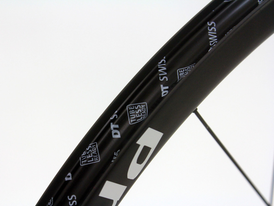 商品紹介 オリジナル カーボンホイール | サイクルコミュニティー