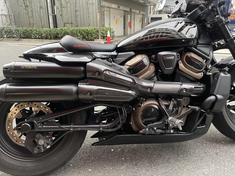 ドライカーボン マフラーヒートガード スポーツスターS用 - MOTOR