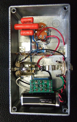 aNaLoG.MaN Beano Boost treble booster effects pedal