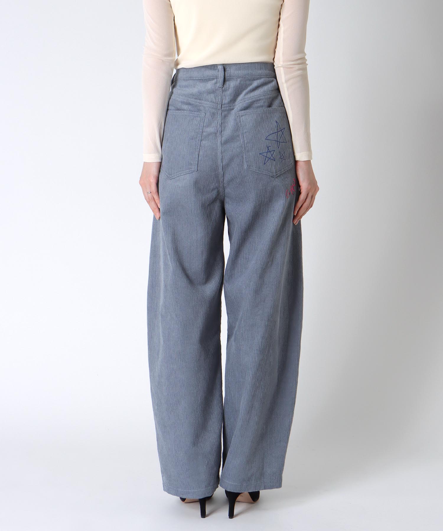 落書き刺繍コーデュロイパンツ | AND ON JIONE STORE（アンドオン