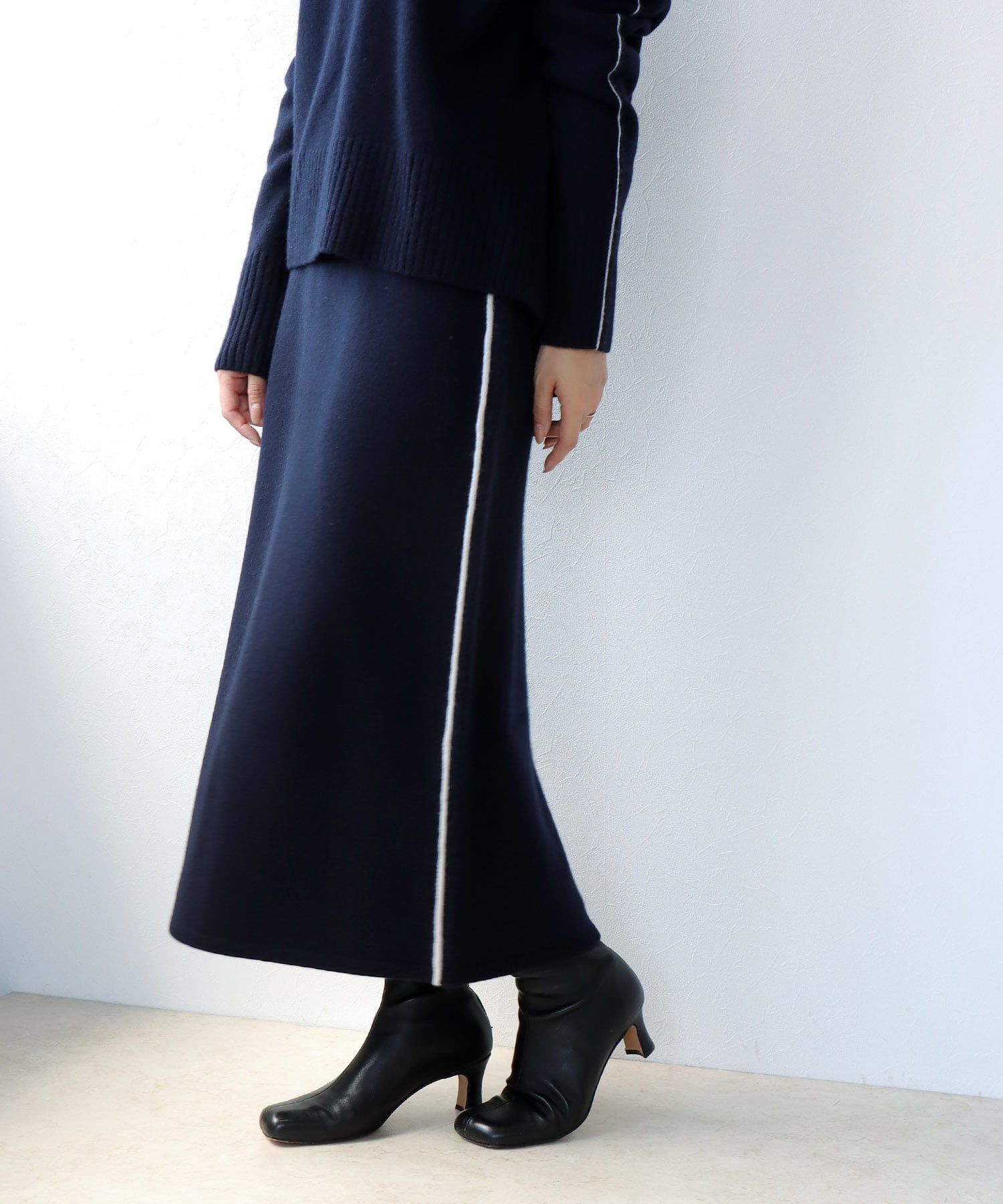 エアウール配色シームラインスカート | AND ON JIONE STORE