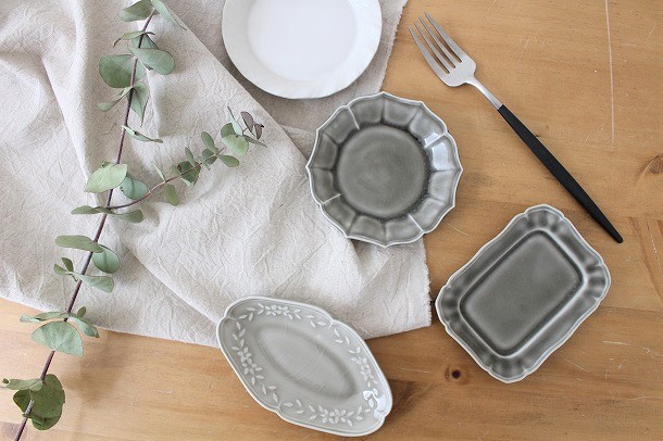 angersの小さなうつわ市】阿部慎太朗さんの柔らかなグレーのうつわたち