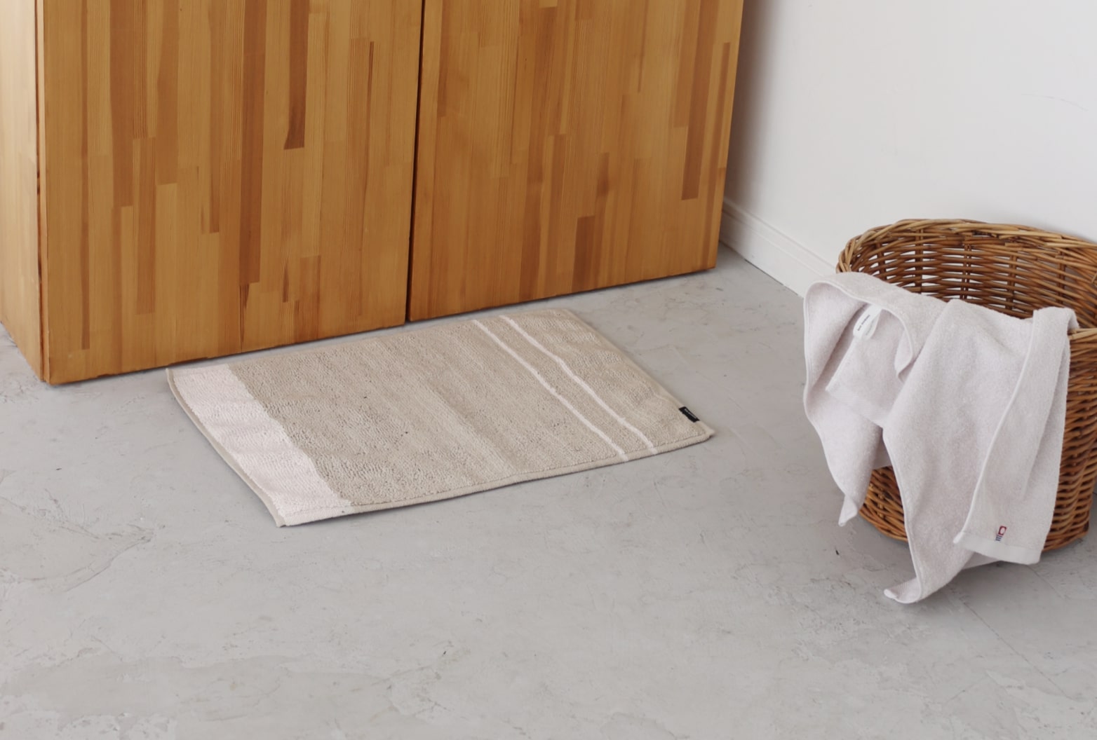 これからの季節に、こんなの欲しかった。手織りのパイルバスマットでお