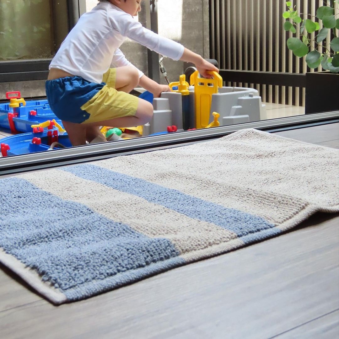 これからの季節に、こんなの欲しかった。手織りのパイルバスマットでお