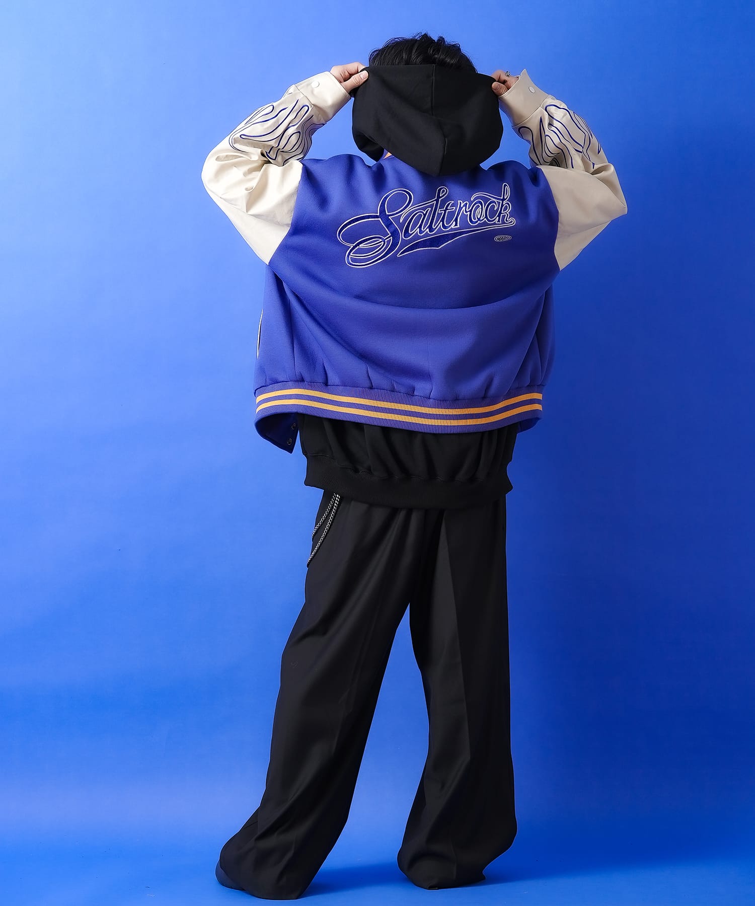 フェルトワッペン＆フレイム刺繍アーム合成皮革×ポンチスタジャン