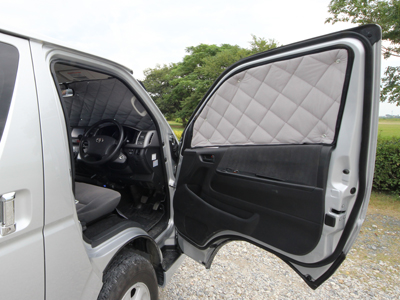 高断熱性能、安心の国内生産のハイエース専用マルチシェード:アイズ