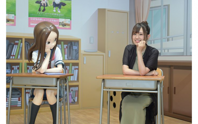 からかい上手の高木さん2』京成曳舟駅コラボエリアに等身大の高木さん