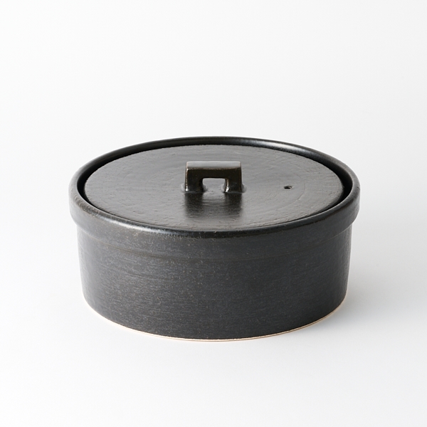 AKOMEYA TOKYO/ 有田焼 黒釉旨み土鍋 23cm（蓋付き）(23cm（蓋付き