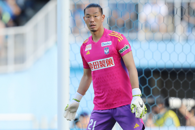 第3弾】「直筆サイン入り！2024シーズン1stユニフォーム、GK2nd