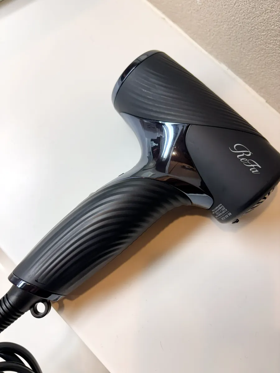 2025年最新】最軽量の新型リファビューテック ドライヤー SEを口コミ