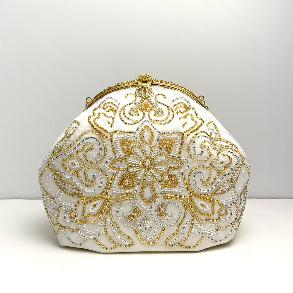 可憐なガラスビーズの丸形バッグ【白】 | arakawa ONLINE SHOP