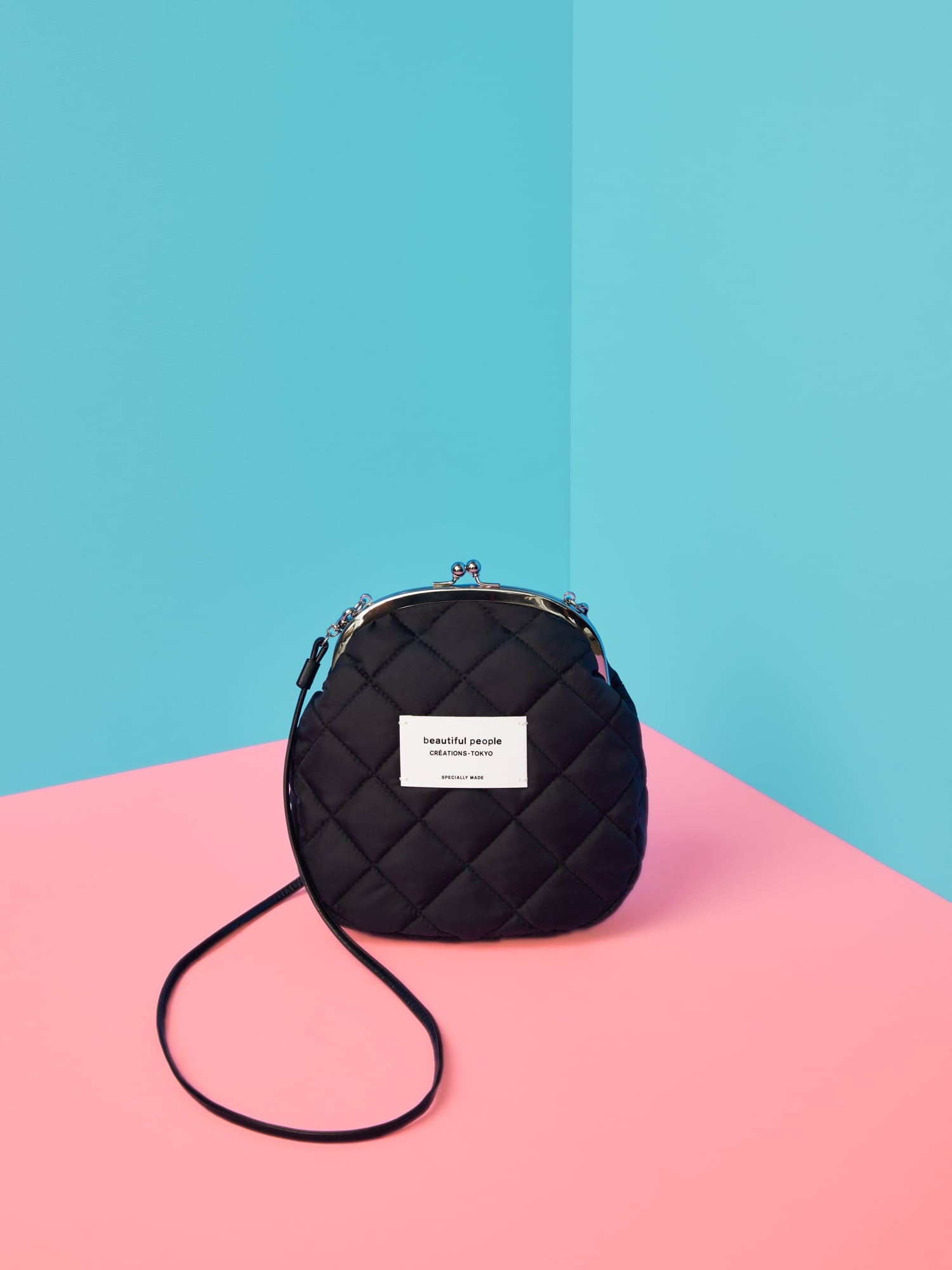 beautiful people｜大人の女性を魅了する、別注がま口ショルダーポーチ