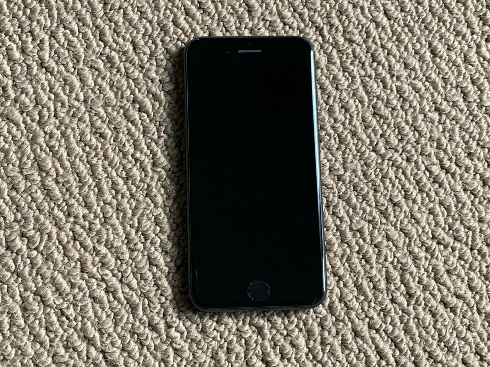 APPLE IPHONE 8 256GB UNLOCKED SMARTPHONE-BLK Refurbished with