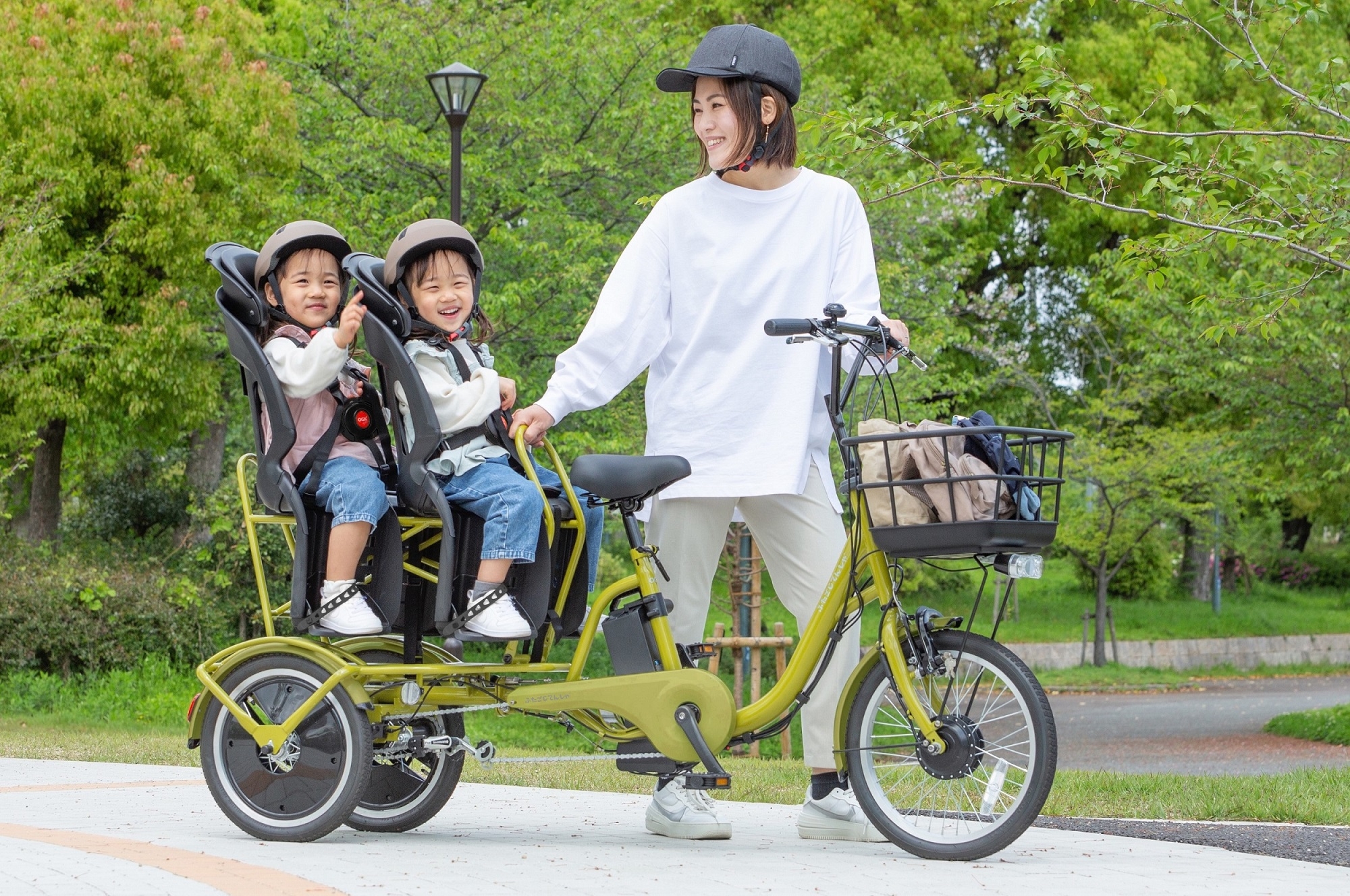 日本初「双子用の三輪電動アシスト自転車」新発売 安価な月額制