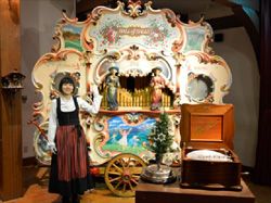 六甲オルゴールミュージアムのクリスマス “ヘンゼルとグレーテル”とお