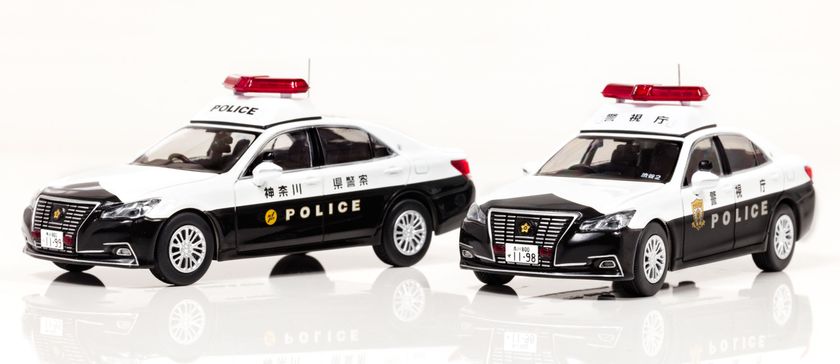 ミニカーメーカーRAI'Sのシリーズに 警ら用パトカー トヨタ クラウン