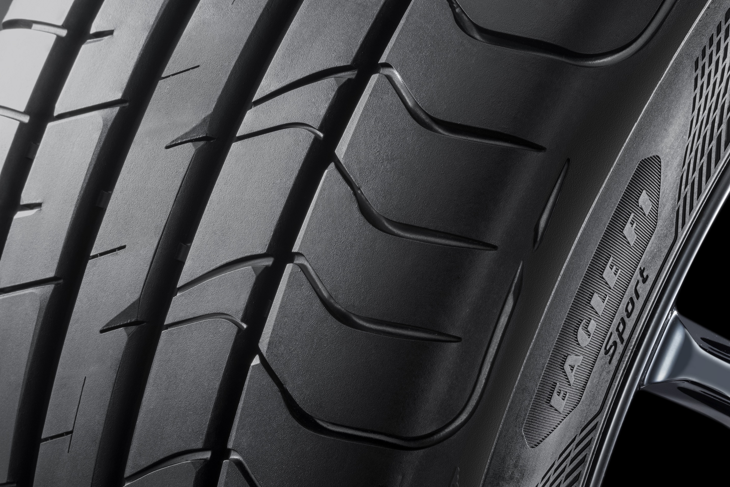 グッドイヤーのスポーツタイヤエントリーモデル 「EAGLE F1 SPORT