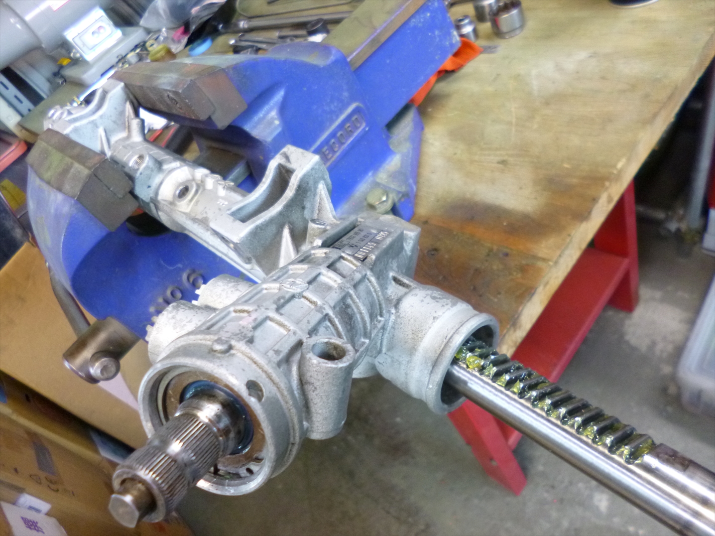 BMW・ALPINA修理の専門店 オートファイン：【E30 320i】ステアリング