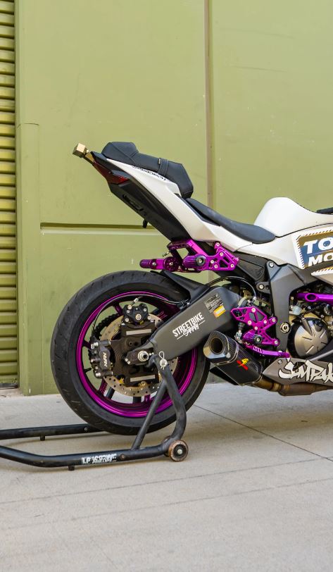 ZX-6R (09-23) 好きなポジションに設定できるアルミサブケージ｜AxxL