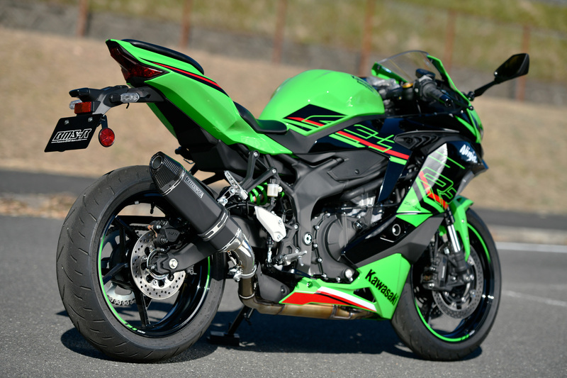 R-EVO2 カーボン スリップオン：ZX-4RR / ZX-4R SE：2023〜：政府認証