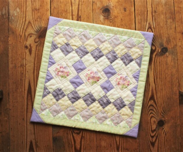 花束のタペストリー／SOLD OUT／淡いパステルカラーのタペストリーで春