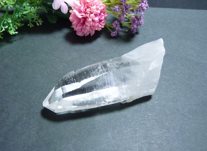 ヒマラヤ産レムリアンシード水晶ポイント - ヒーリンググッズと天然石