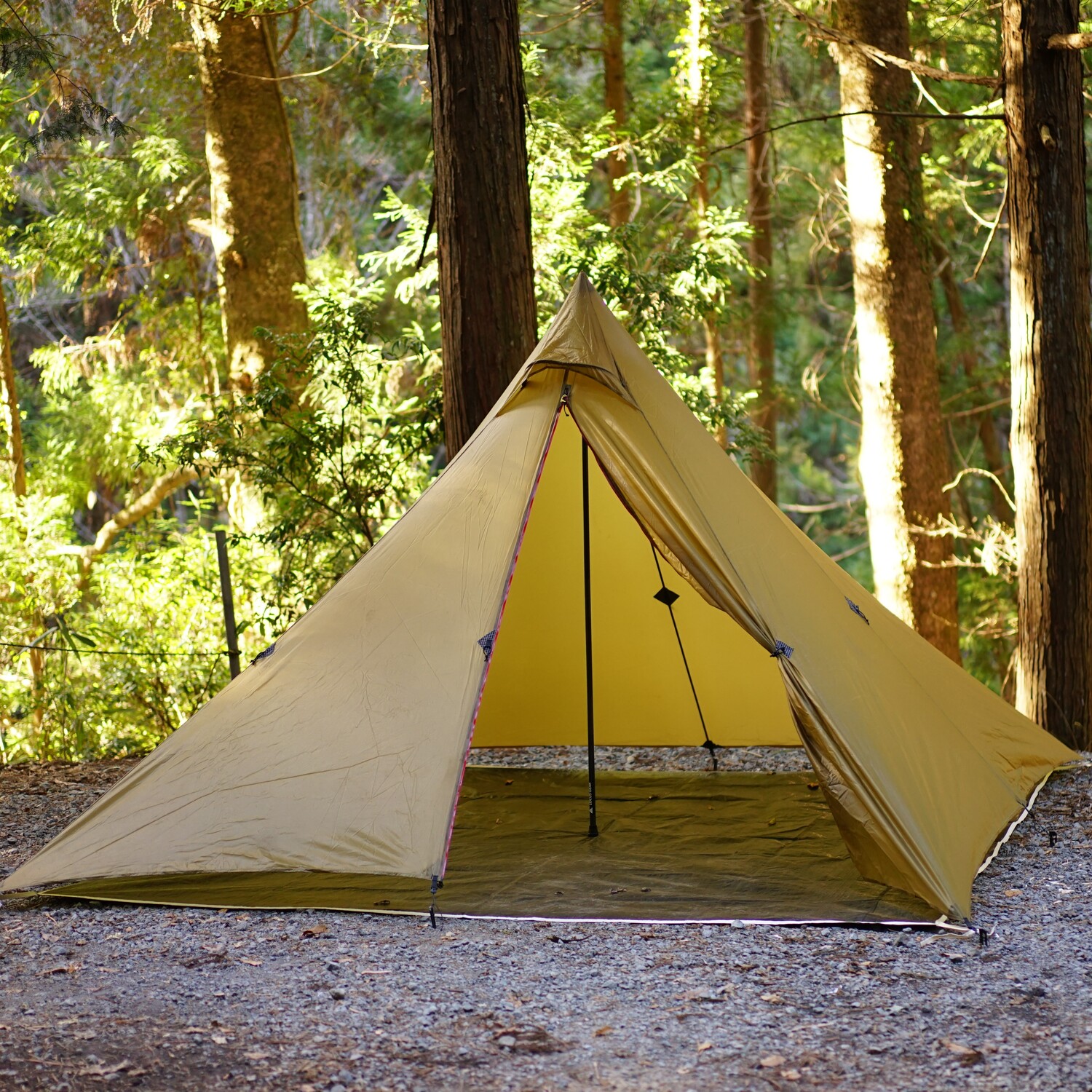 美しい姿が魅力のテント。ローカスギア「カフラ・シル」を愛用者が