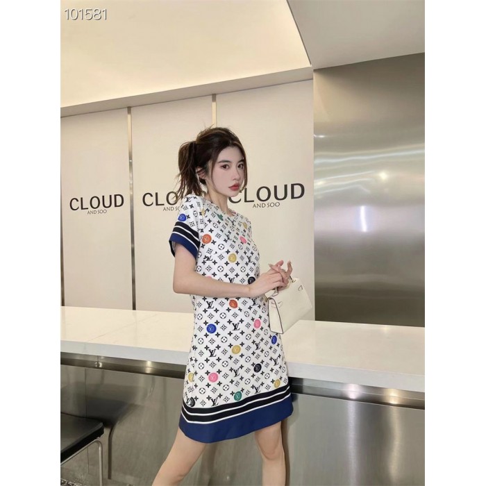 ルイヴィトン ワンピースハイブランドLouis Vuitton 夏 スカート 高