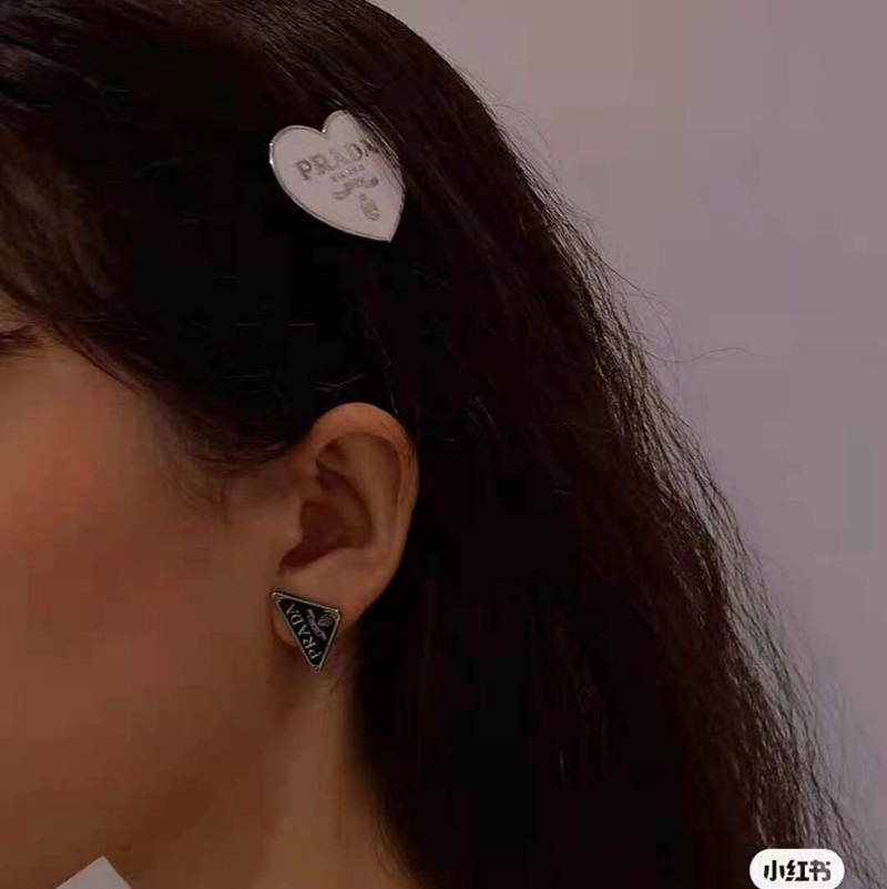 プラダブランドおしゃれヘアピン素敵 かわいいレディース髪飾り高級感