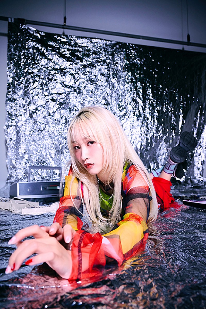 乃紫、中毒性のある言い回し＆サウンドの新曲「ピンク・パンチ」配信