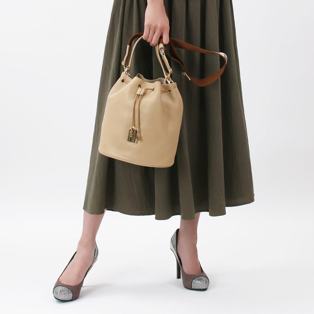 フルラ ショルダーバッグ/ドローストリングバッグ/ハンドバッグ バッグ