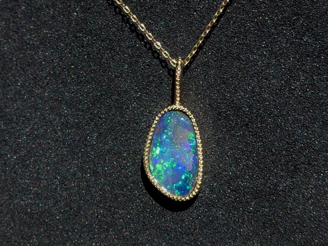 ボルダーオパールペンダント｜オーストラリア産オパール｜オパール