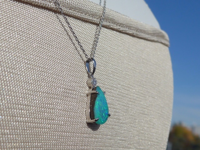 ボルダーオパールペンダント｜オーストラリア産オパール｜オパール