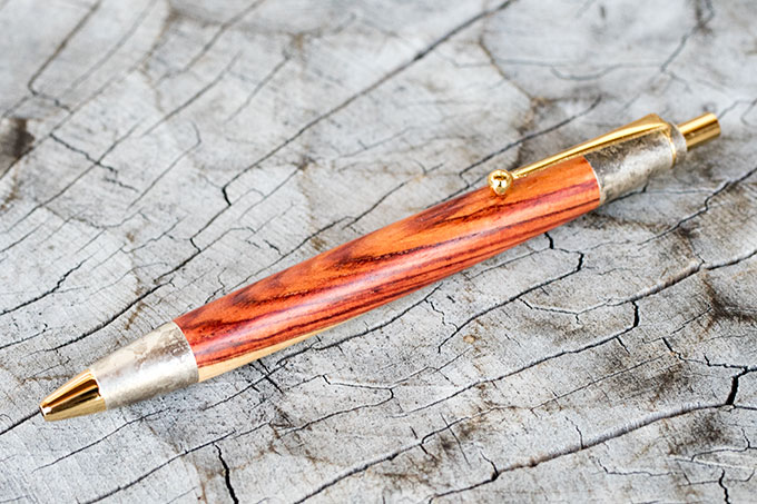 限定品・斑紋着色金具仕様のボールペン | 野原工芸｜作り手の裏話