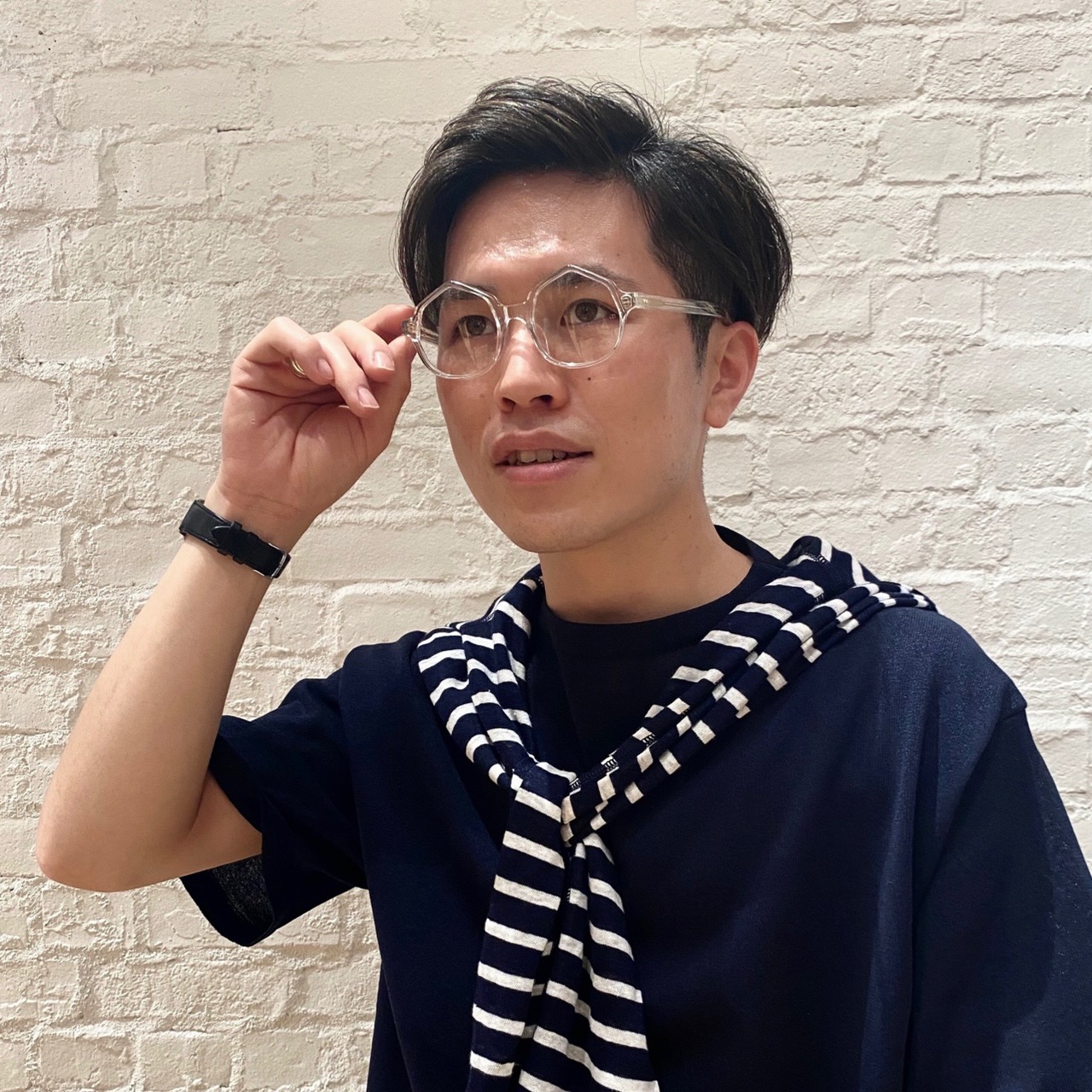 春夏の装いに取り入れたいアイウェア。オリバーゴールドスミスから