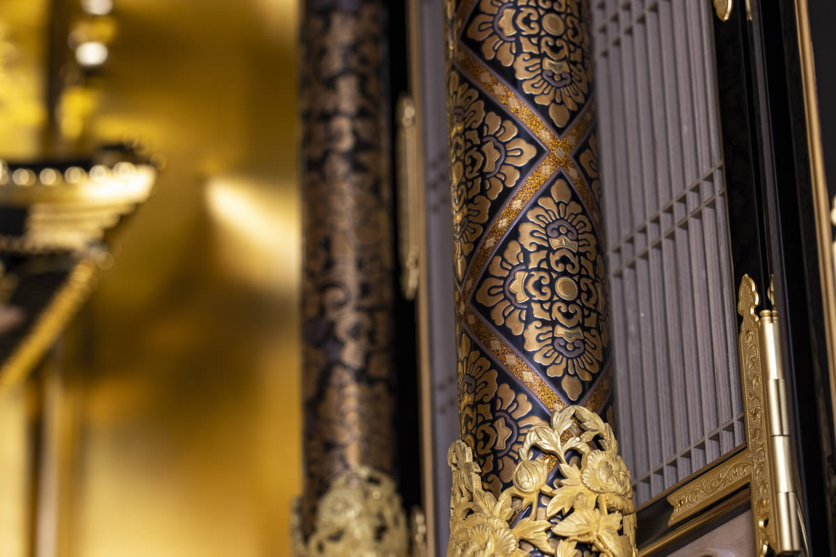 100年がかりの3億円仏壇「鳳凰」