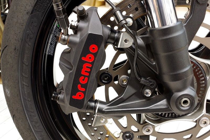 カワサキZX-25R SE（2023） オーバー製キャリパーダクト装着