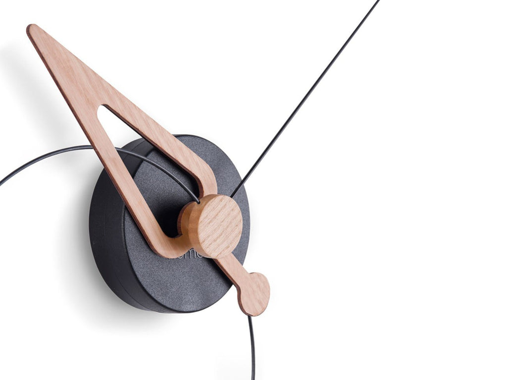 Pico | ピコ クロック By Jose María Reina & Mario Ruiz | Nomon