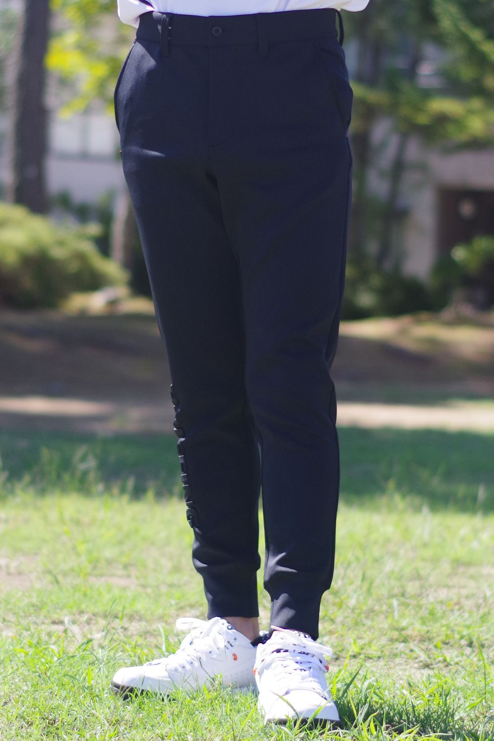 BRIEFING ブリーフィング ネイビーで3Dロゴが付いたジョガーパンツ M