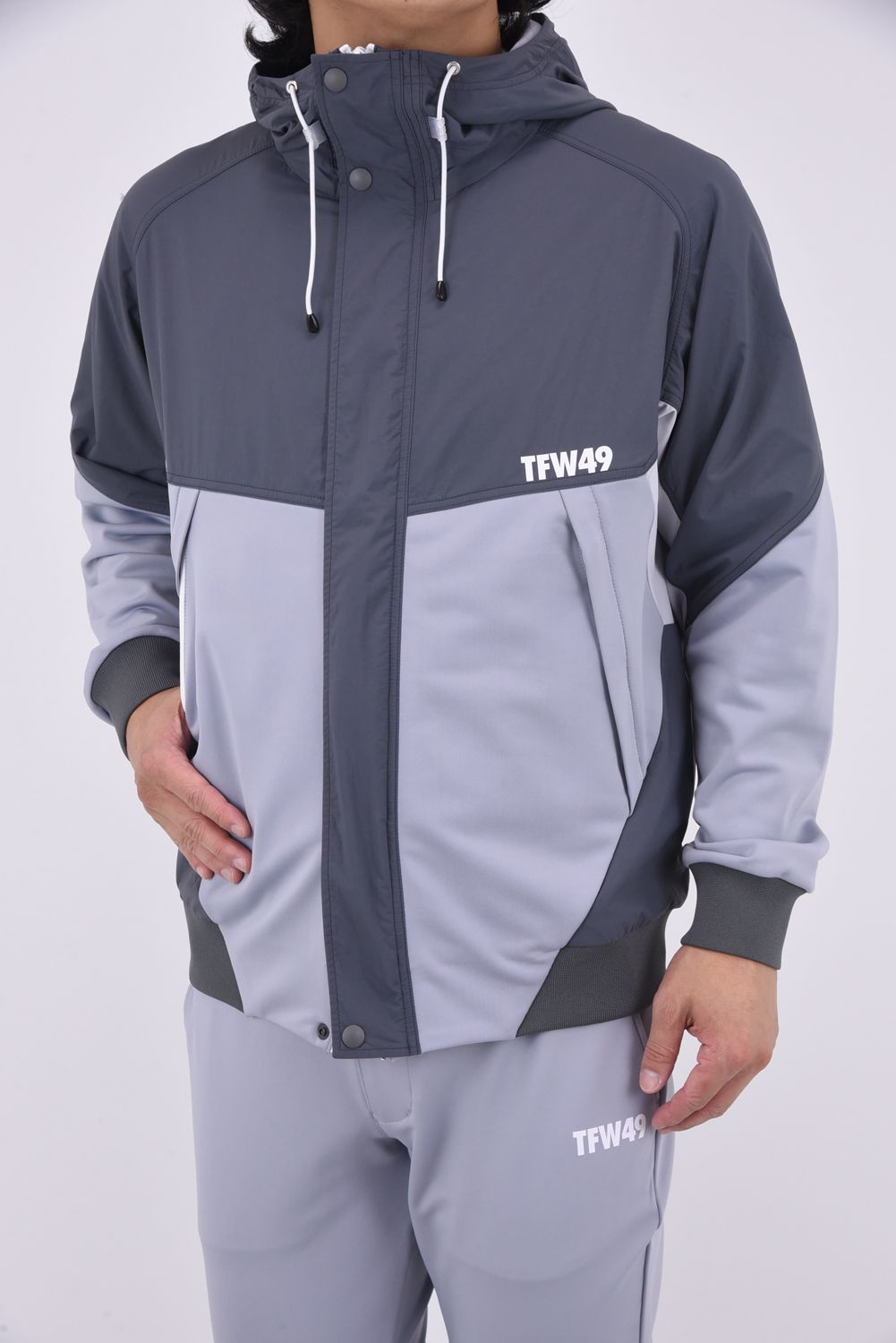 TFW49 - COMBINATION HOODED JACKET / バックロゴ コンビネーション