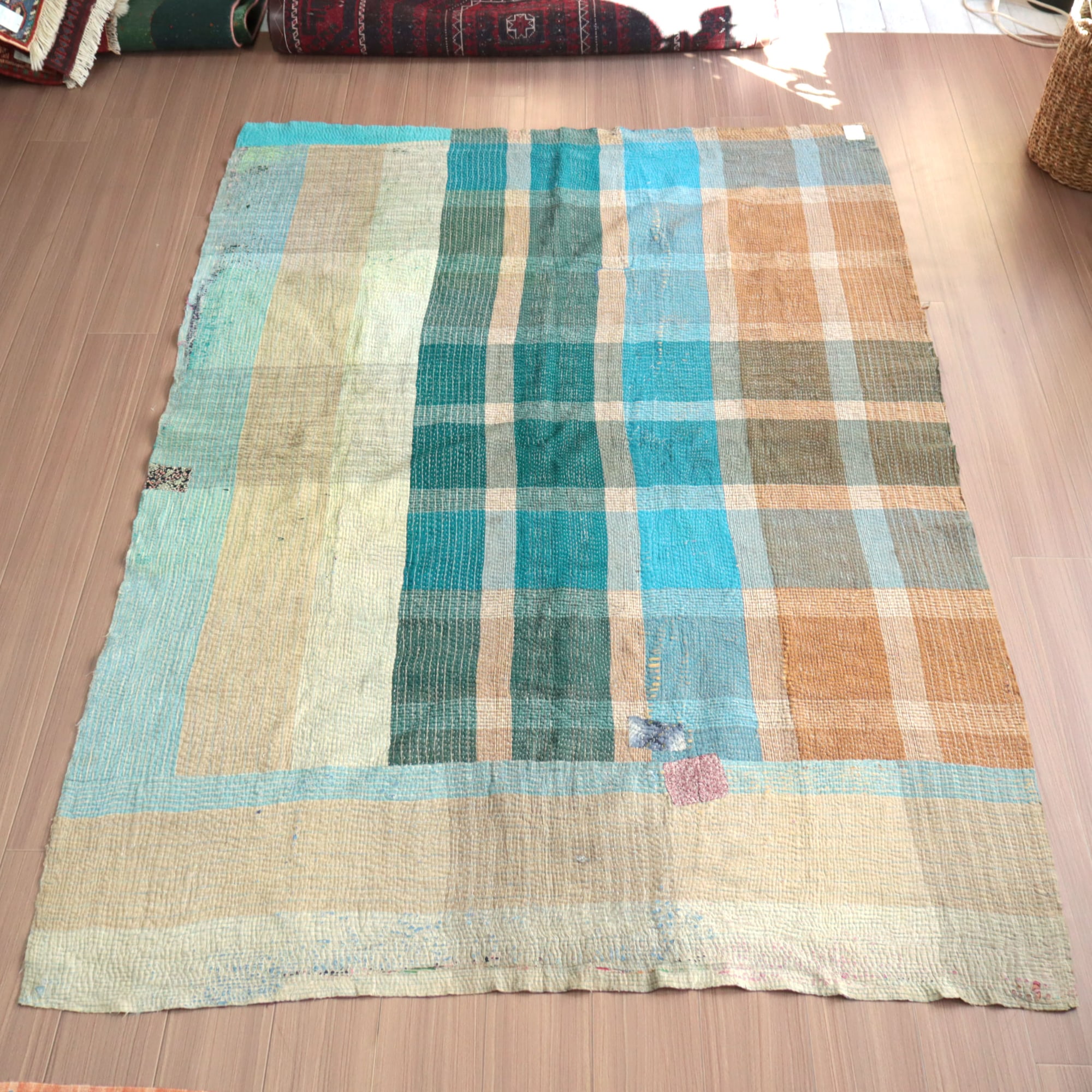 カンタ刺繍 ラリーキルト インドの古布210×152cm パープル系のパッチ