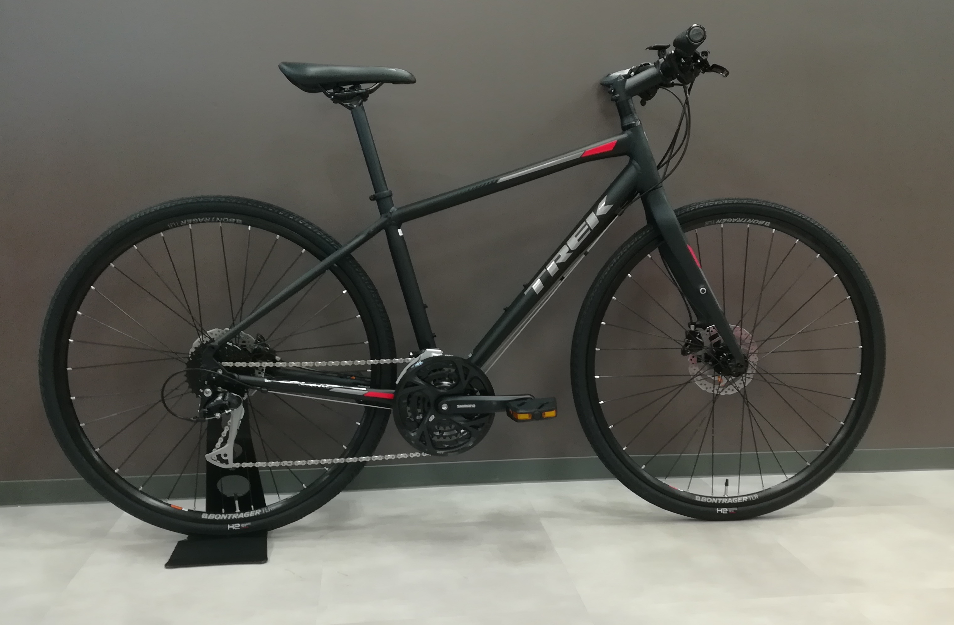 再入荷】FX 3 Disc Mサイズ 黒 | ジーンバイクス 枚方 | GENE BIKES