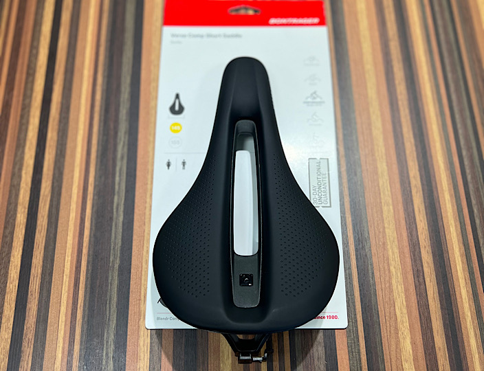 迷ったらまずはコレ！Verse Comp Short サドル | ジーンバイクス 枚方