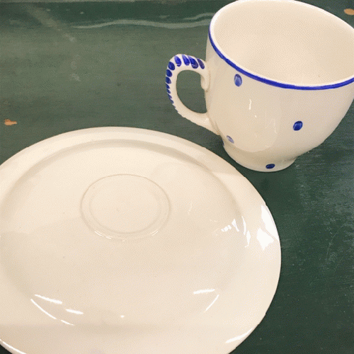 スージークーパー ブルー ポルカドット デミタスカップ&ソーサー